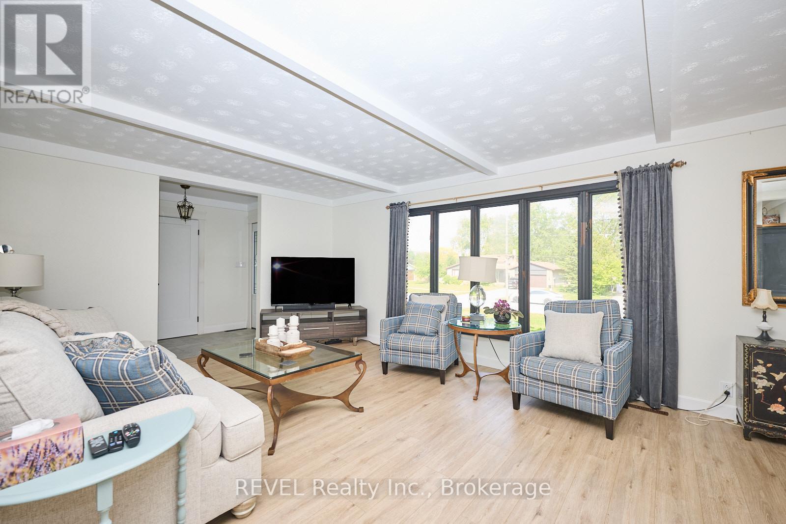 877 Daytona Drive N, Fort Erie, Ontario  L2A 4Z7 - Photo 5 - X12190550