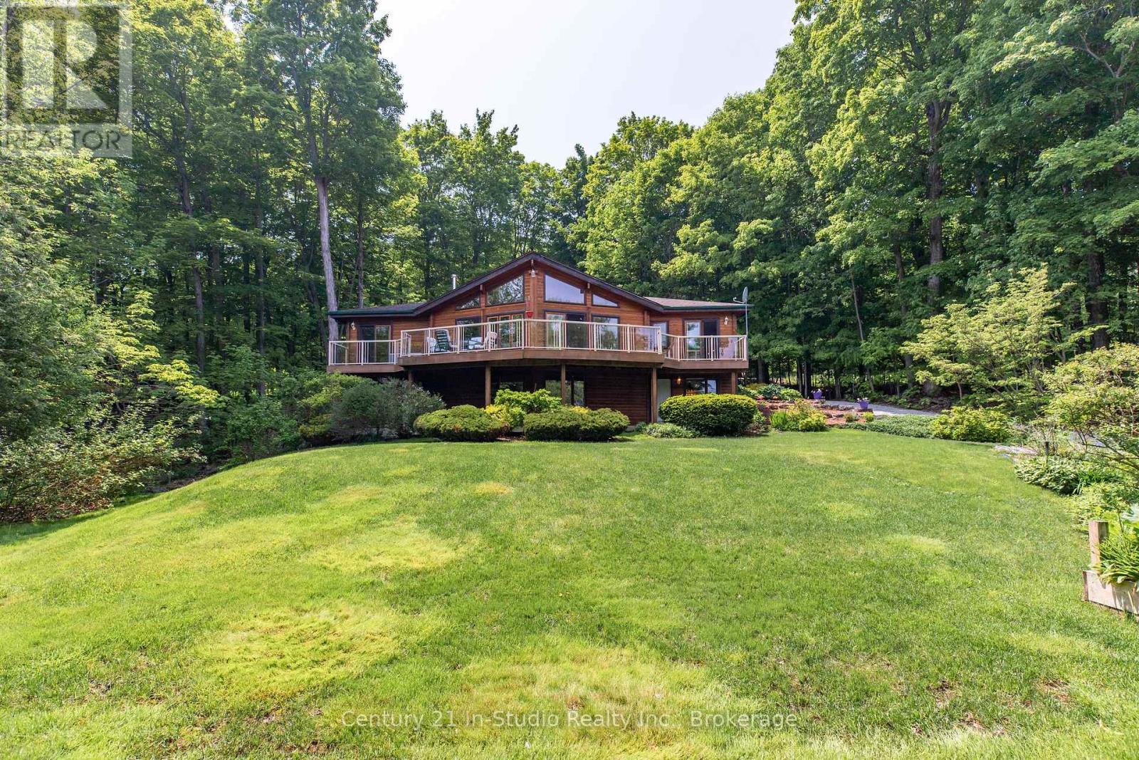 504877 Grey 1 Road, Georgian Bluffs, Ontario N0H 1S0 - Photo 10 - X12241446