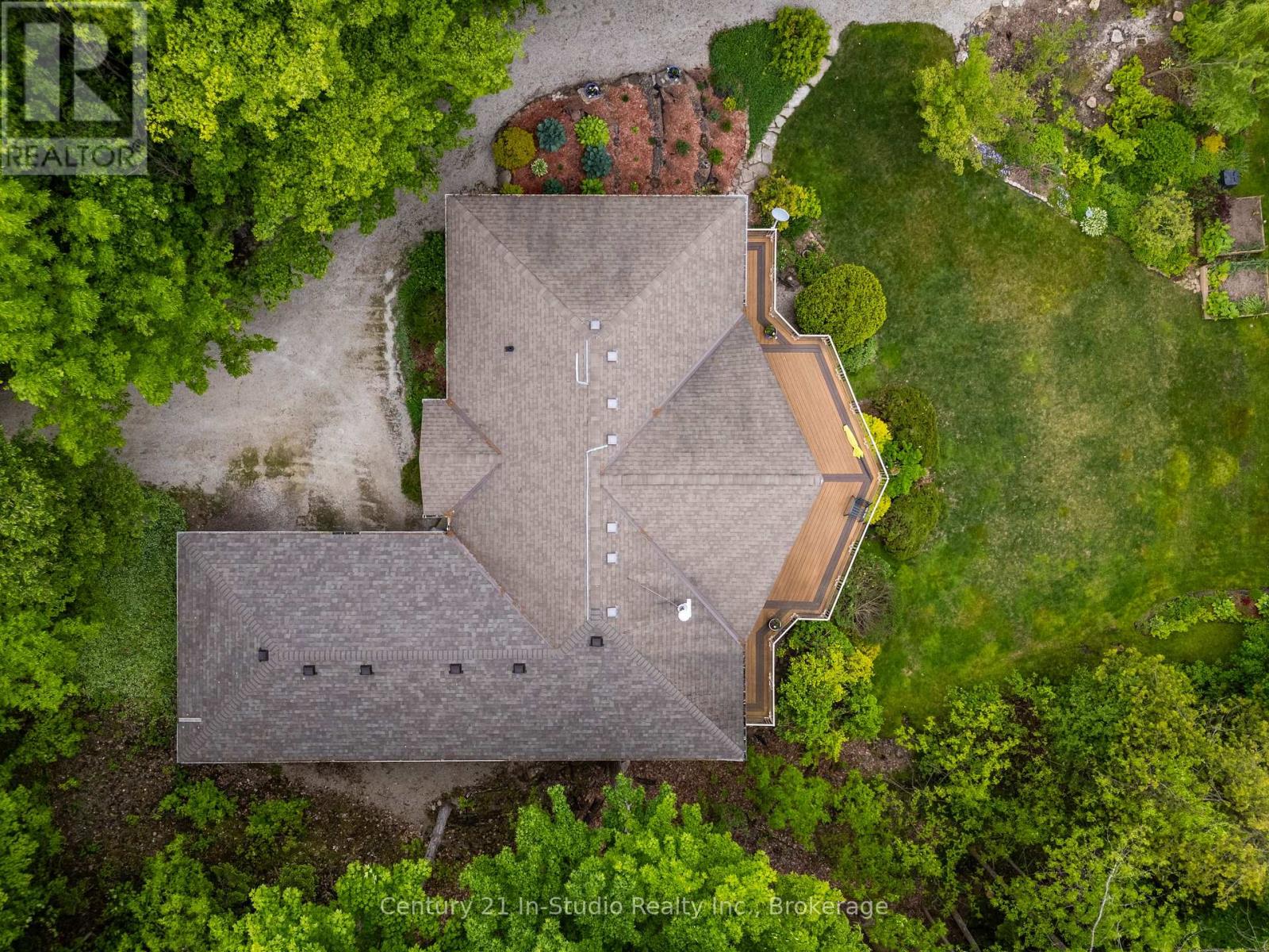 504877 Grey 1 Road, Georgian Bluffs, Ontario N0H 1S0 - Photo 18 - X12241446