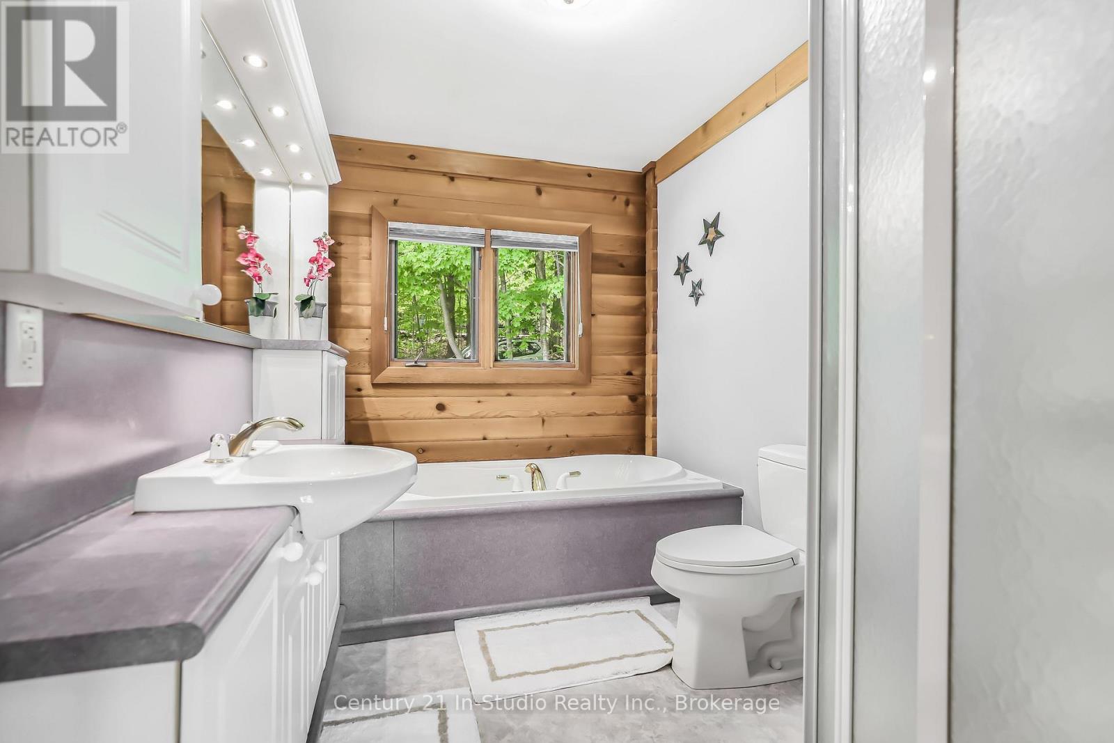 504877 Grey 1 Road, Georgian Bluffs, Ontario N0H 1S0 - Photo 38 - X12241446