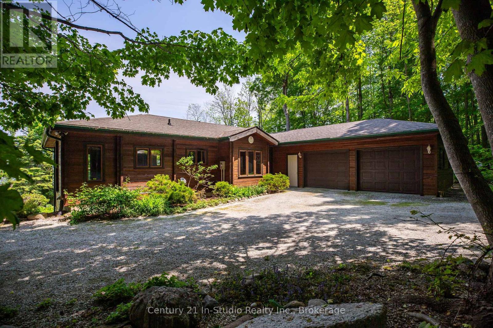 504877 Grey 1 Road, Georgian Bluffs, Ontario N0H 1S0 - Photo 6 - X12241446