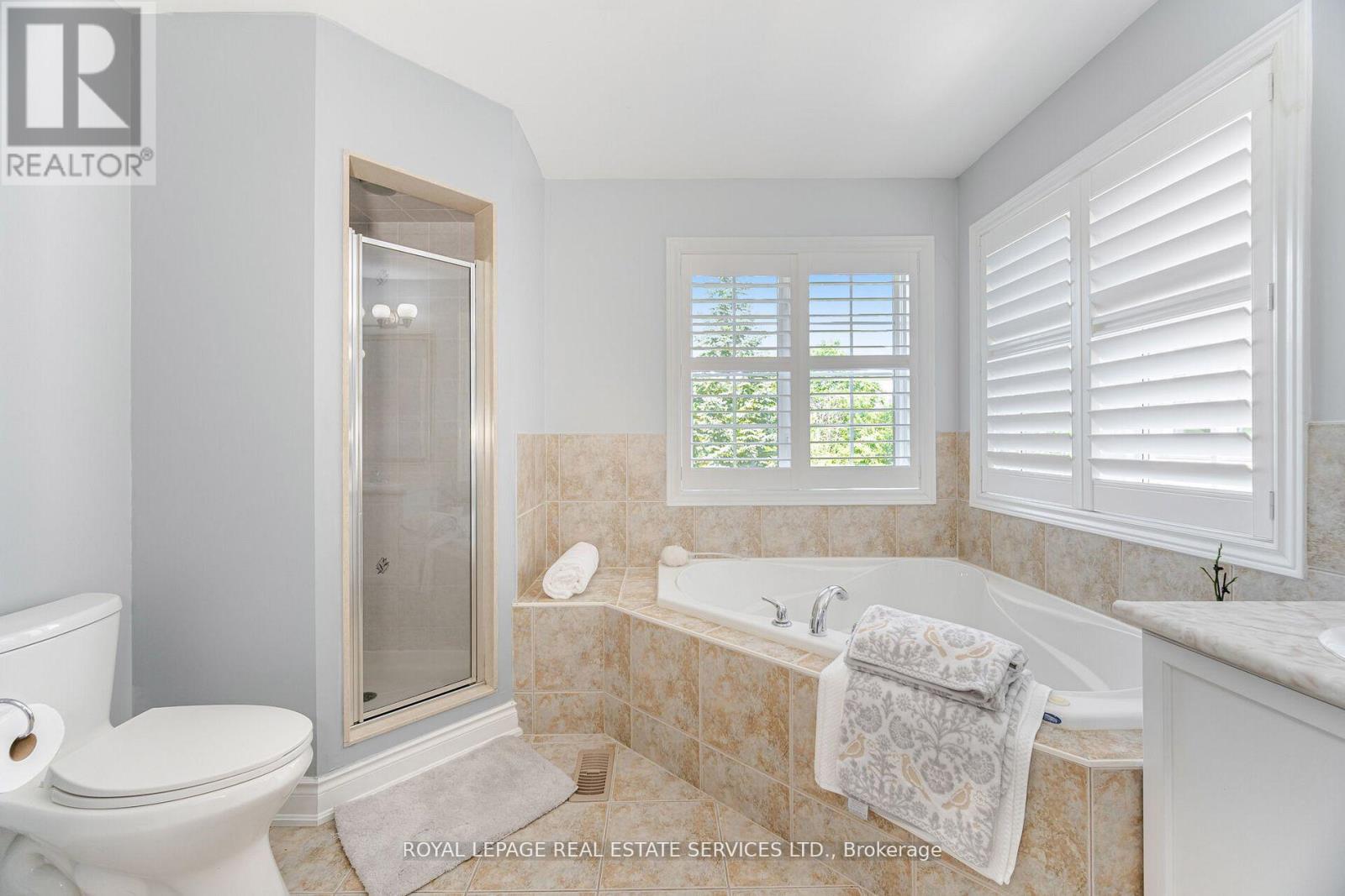 215 Burloak Drive, Oakville, Ontario  L6L 6T6 - Photo 23 - W12530430