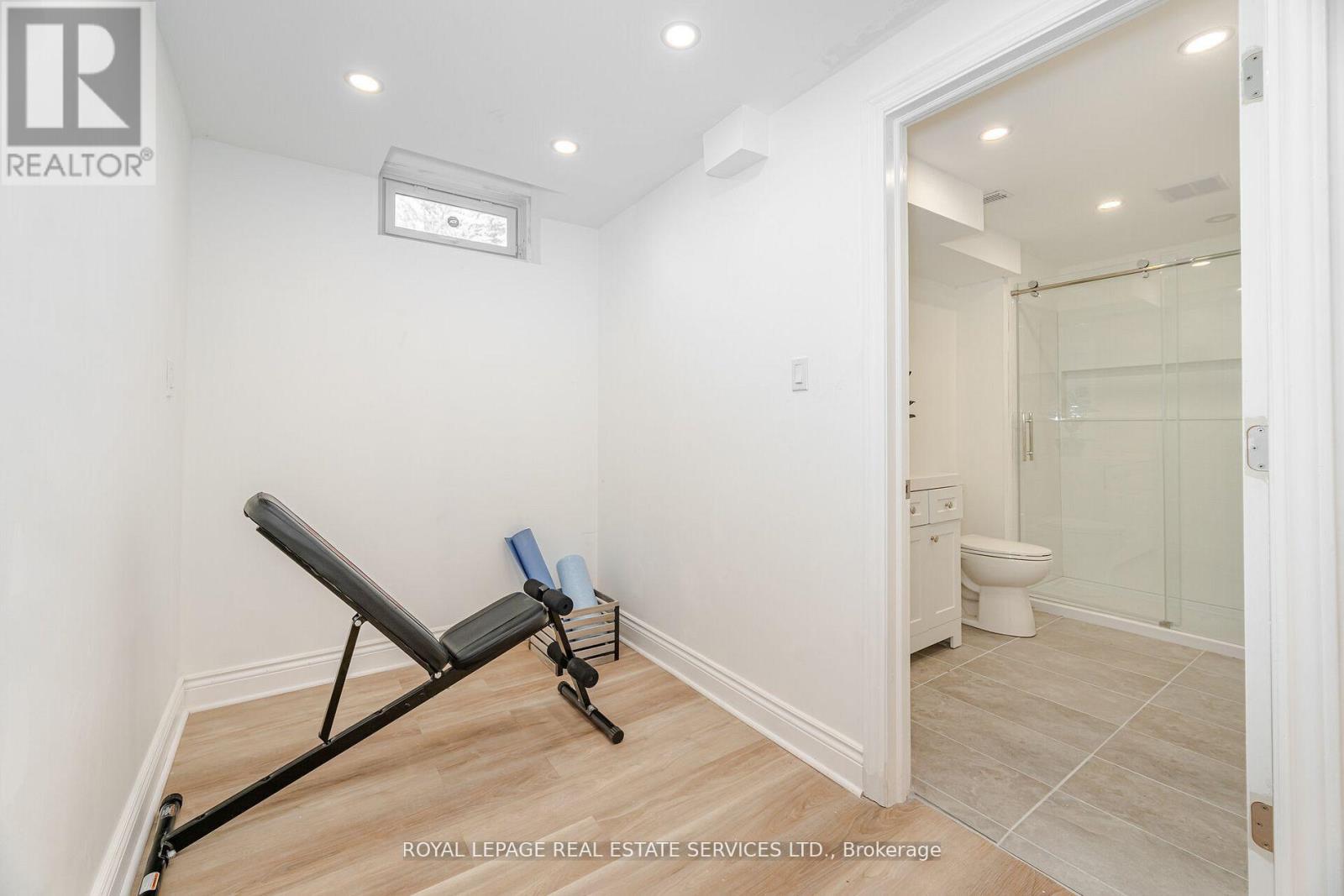 215 Burloak Drive, Oakville, Ontario  L6L 6T6 - Photo 30 - W12530430