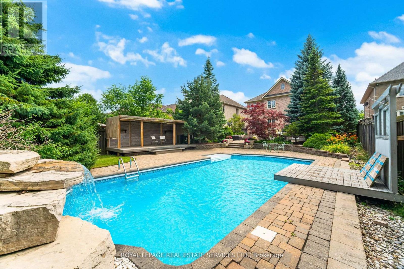 215 Burloak Drive, Oakville, Ontario  L6L 6T6 - Photo 36 - W12530430