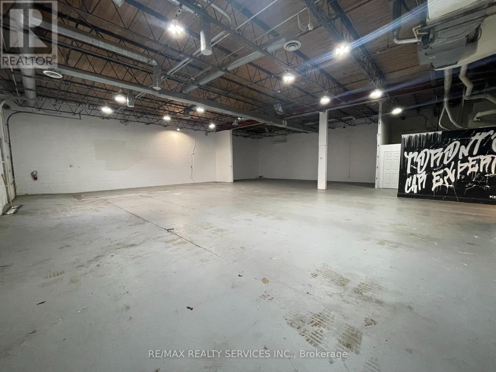 1 - 529 Speers Road, Oakville, Ontario  L6K 2G4 - Photo 7 - W12530448