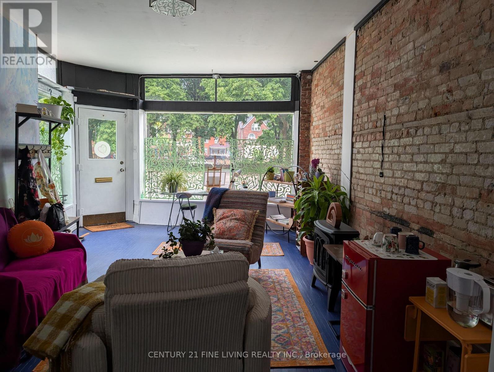 Main - 3178 Dundas Street W, Toronto, Ontario  M6P 2A3 - Photo 10 - W12530458