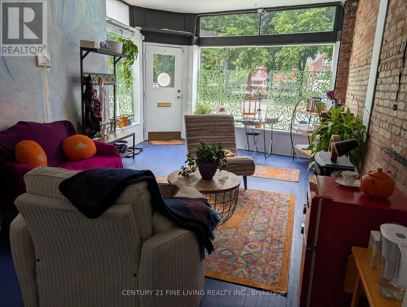 Main - 3178 Dundas Street W, Toronto, Ontario  M6P 2A3 - Photo 4 - W12530458