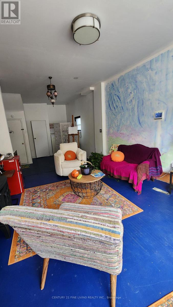 Main - 3178 Dundas Street W, Toronto, Ontario  M6P 2A3 - Photo 7 - W12530458