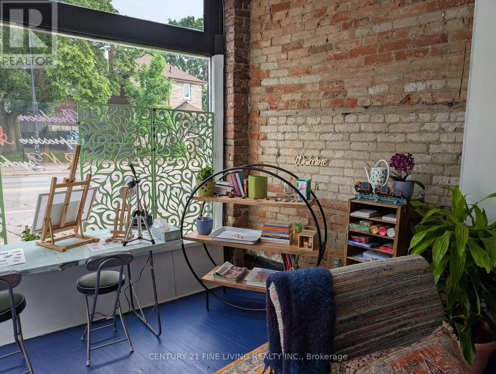 Main - 3178 Dundas Street W, Toronto, Ontario  M6P 2A3 - Photo 9 - W12530458