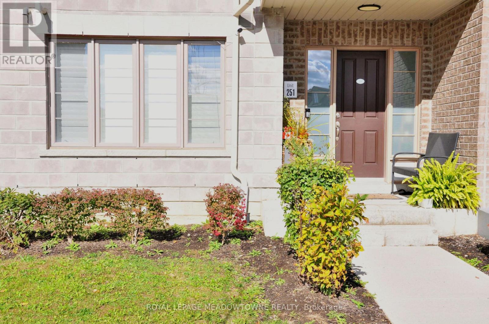 251 - 60 Parrotta Drive, Toronto, Ontario  M9M 0E5 - Photo 3 - W12530486