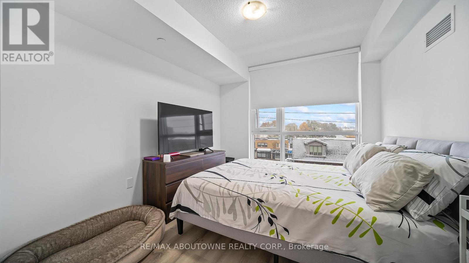 412 - 556 Marlee Avenue, Toronto, Ontario  M6B 0B1 - Photo 6 - W12530534