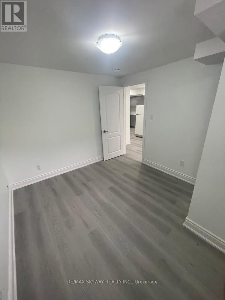 Bsmt - 4 Zebra Trail, Brampton, Ontario  L6R 2J1 - Photo 14 - W12530564