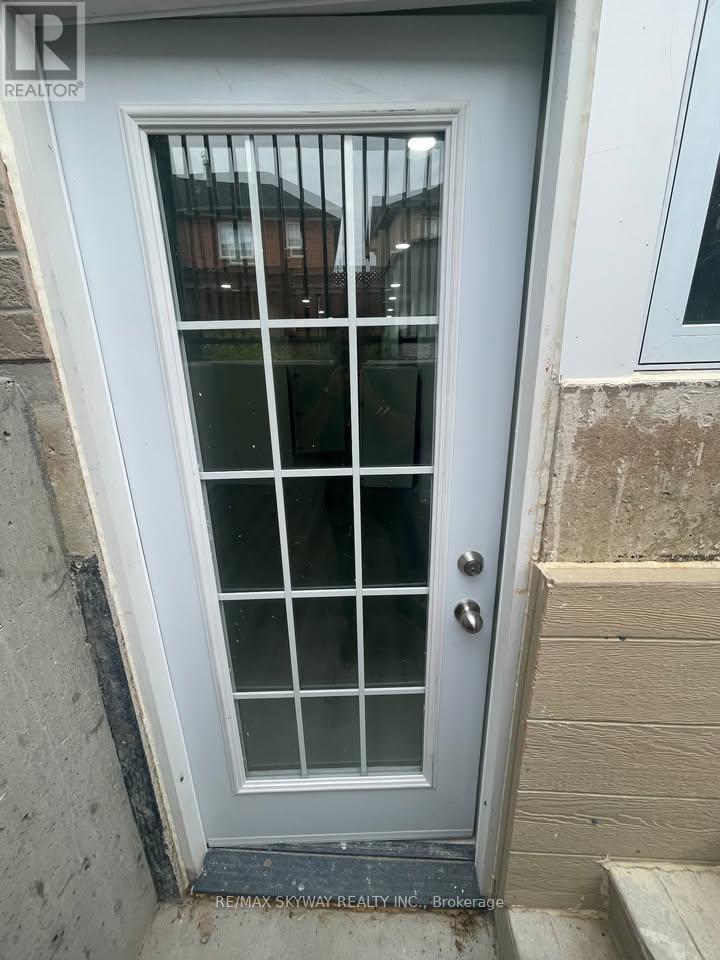 Bsmt - 4 Zebra Trail, Brampton, Ontario  L6R 2J1 - Photo 5 - W12530564