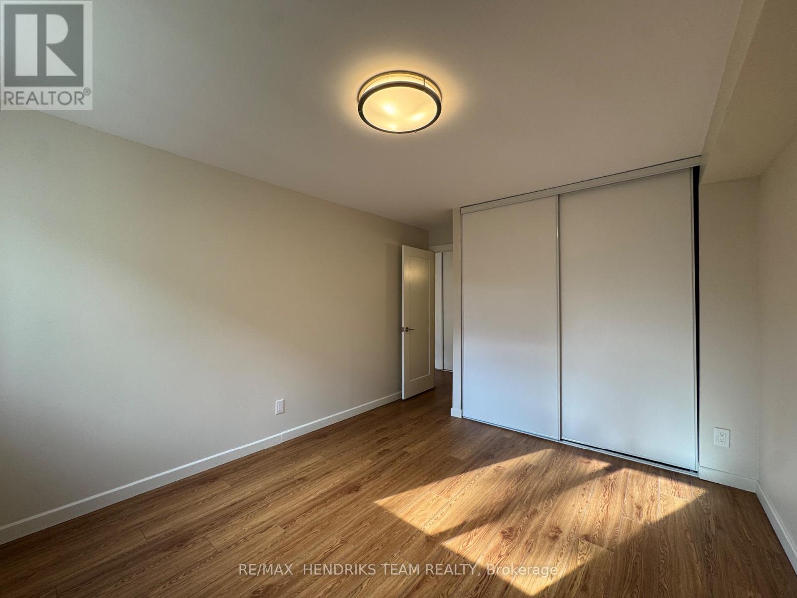 217 - 5611 Valley Way, Niagara Falls, Ontario  L2E 7A9 - Photo 15 - X12530746