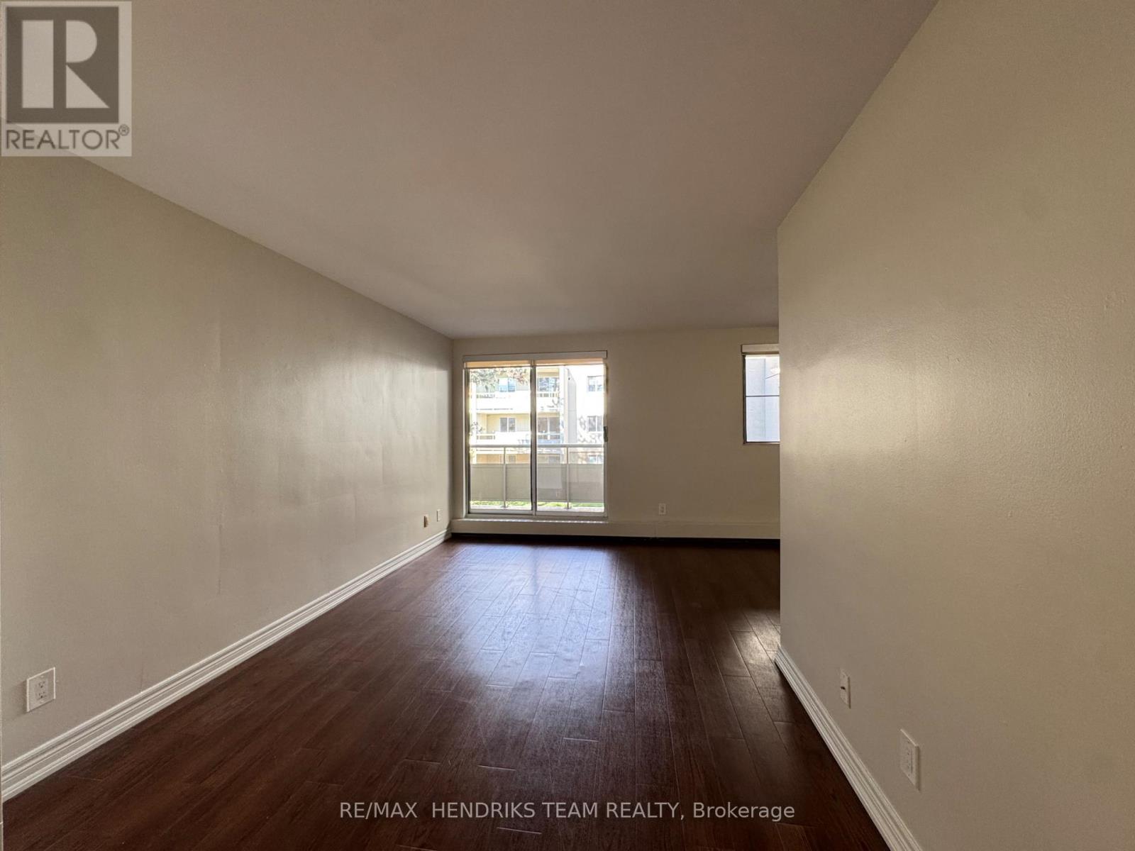 214 - 5611 Valley Way, Niagara Falls, Ontario  L2E 7A9 - Photo 10 - X12530772