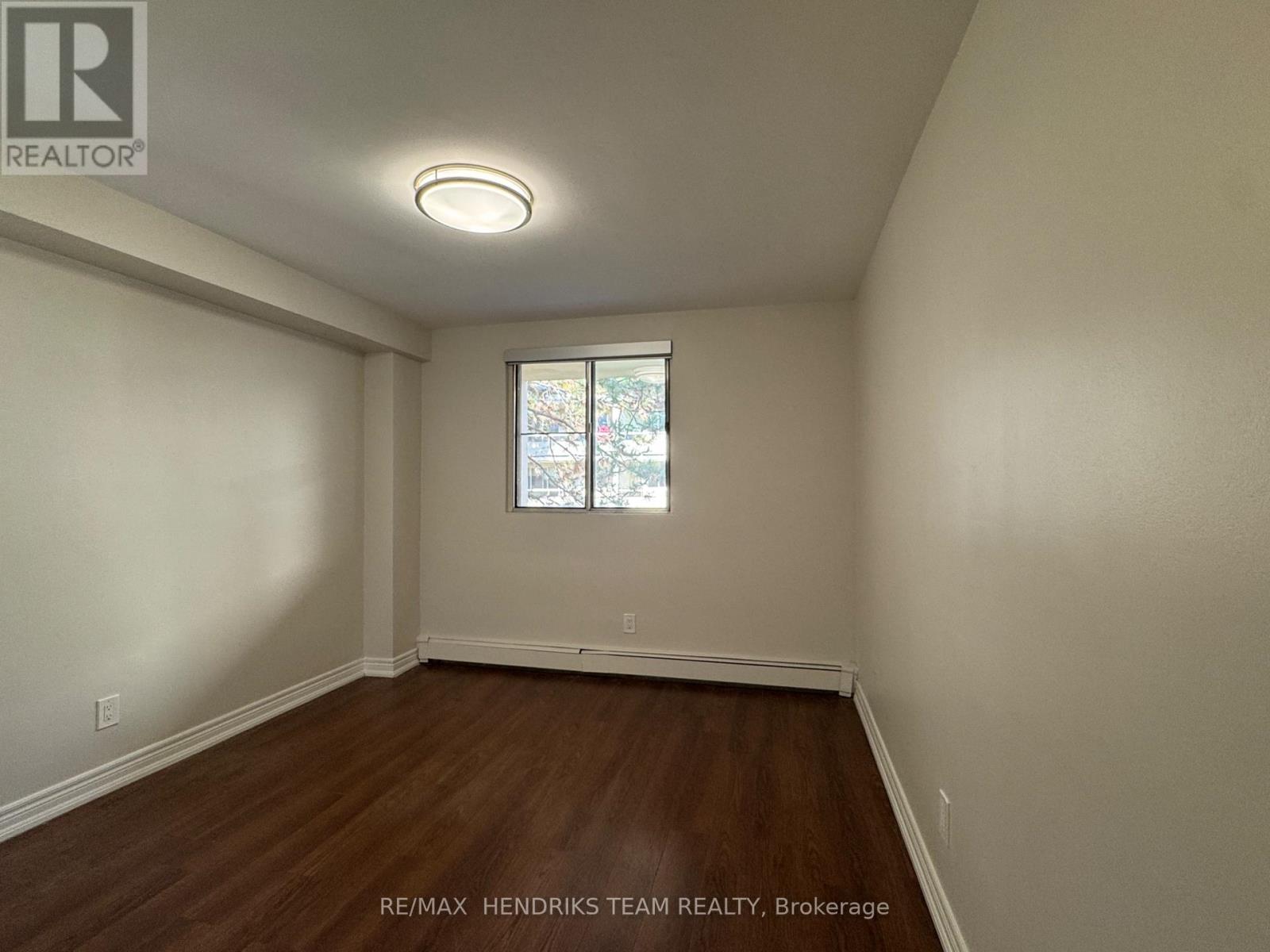 214 - 5611 Valley Way, Niagara Falls, Ontario  L2E 7A9 - Photo 11 - X12530772