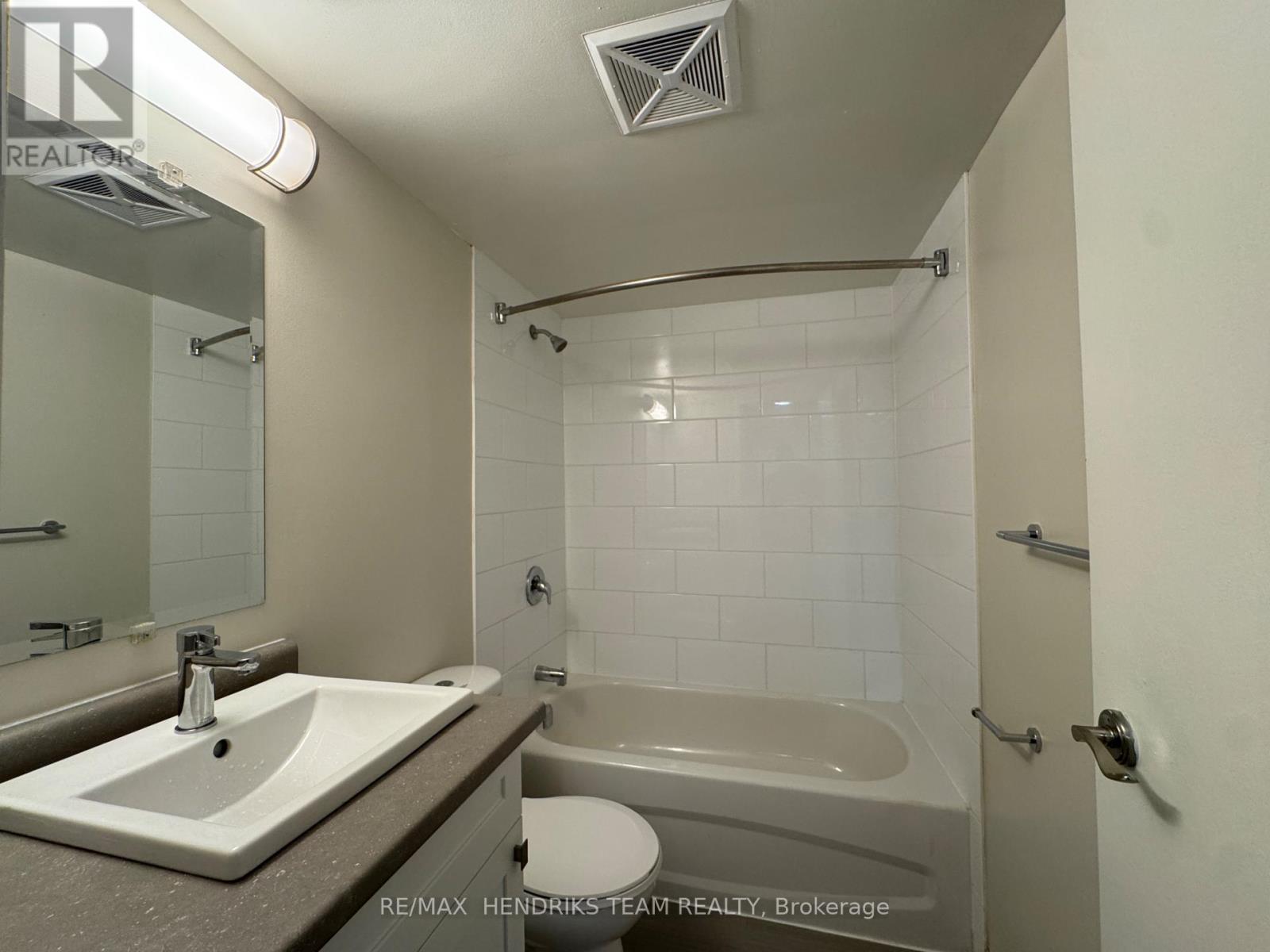 214 - 5611 Valley Way, Niagara Falls, Ontario  L2E 7A9 - Photo 13 - X12530772