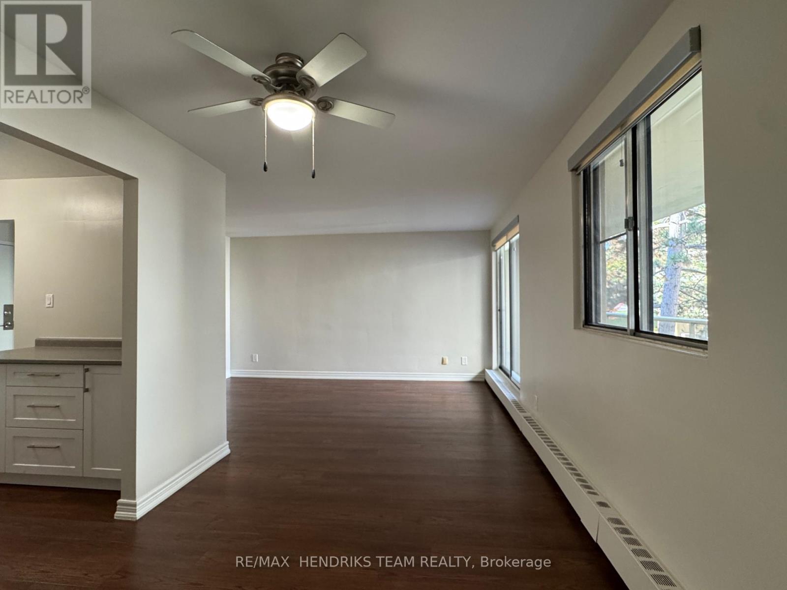 214 - 5611 Valley Way, Niagara Falls, Ontario  L2E 7A9 - Photo 6 - X12530772