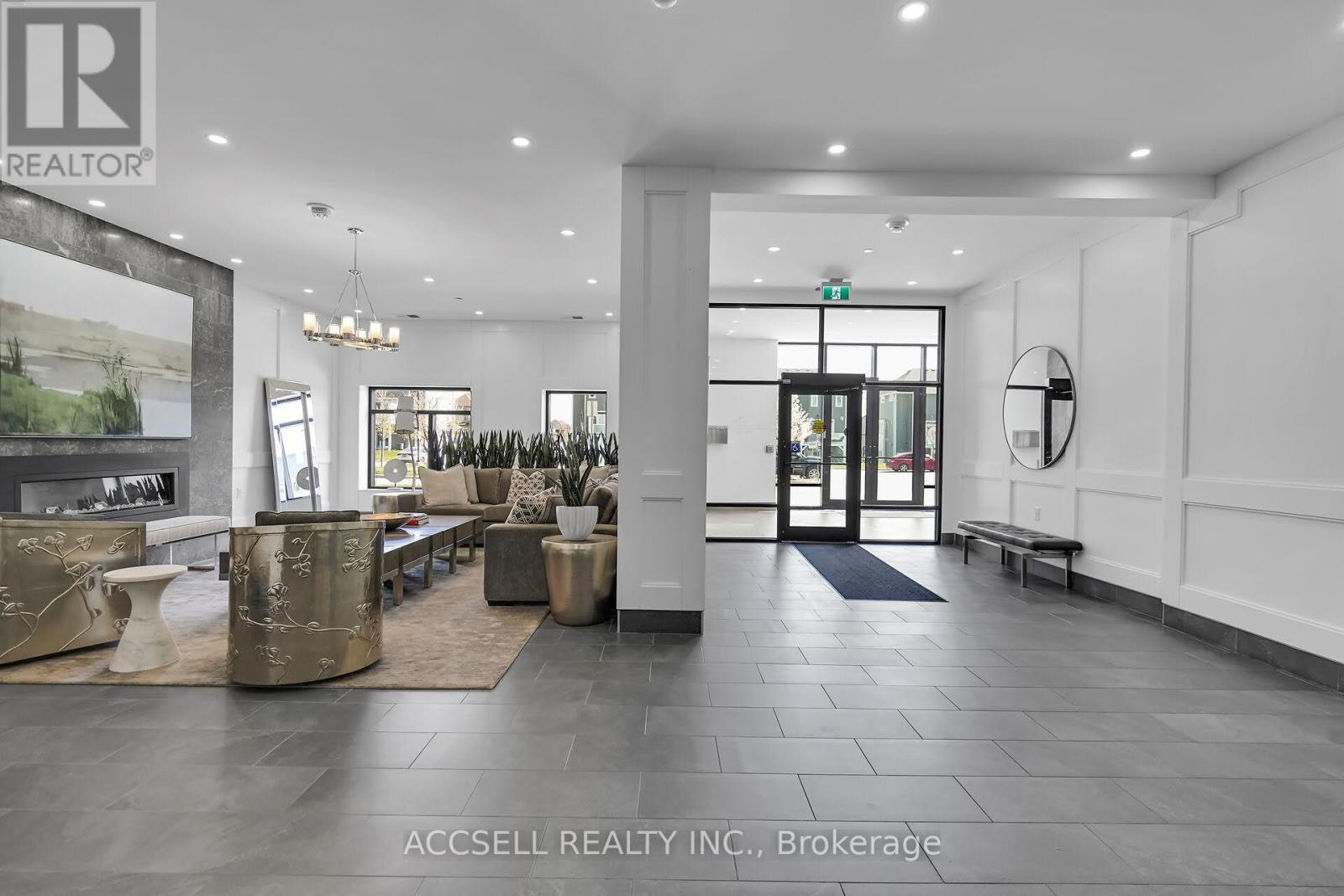 902 - 260 Villagewalk Boulevard, London North, Ontario  N6G 0P6 - Photo 2 - X12530508