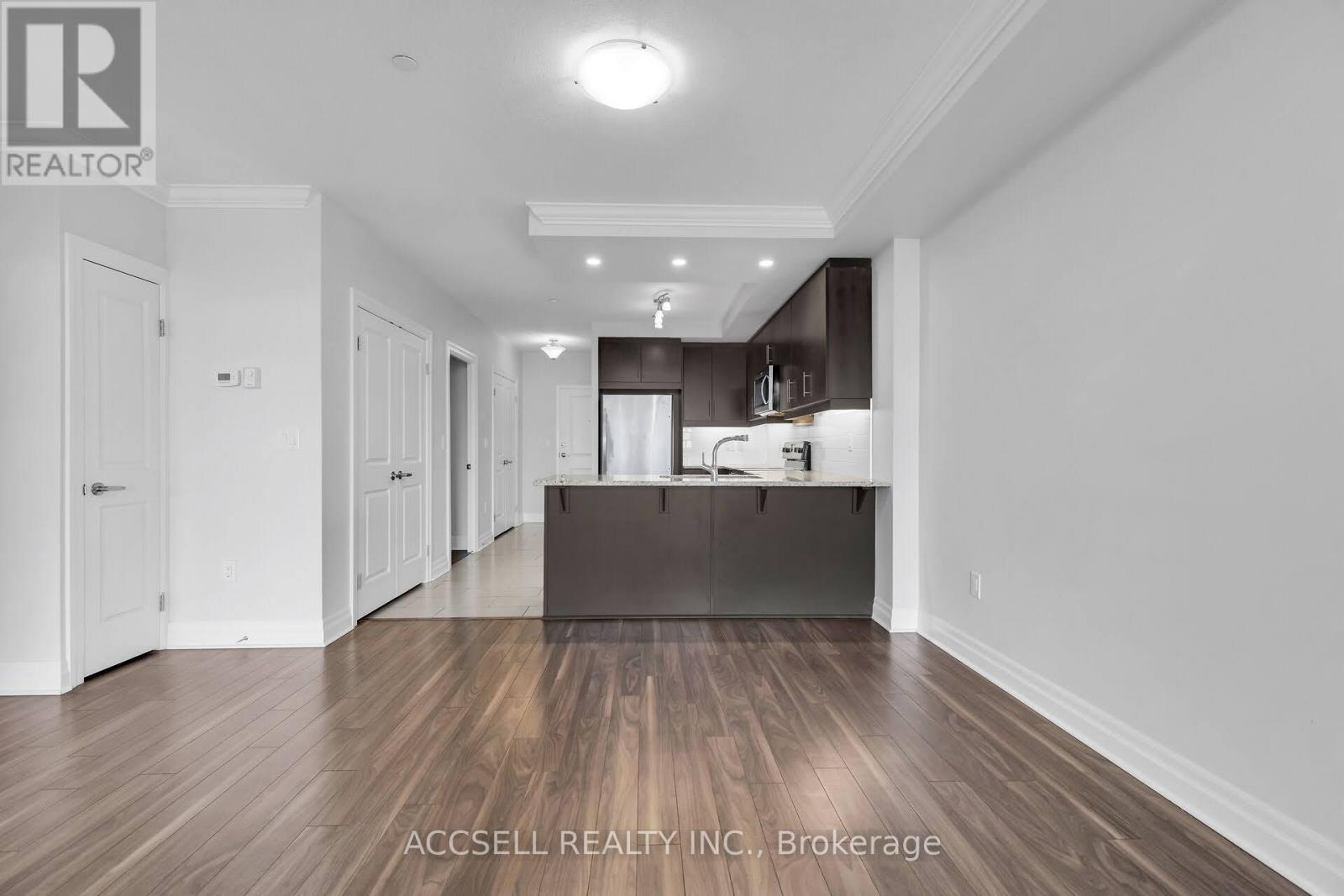 902 - 260 Villagewalk Boulevard, London North, Ontario  N6G 0P6 - Photo 9 - X12530508