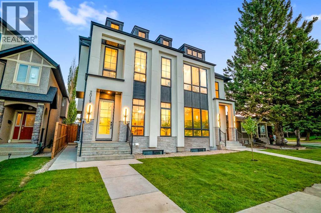 2019 21 Avenue Nw, Calgary, Alberta  T2M 1M9 - Photo 2 - A2258817