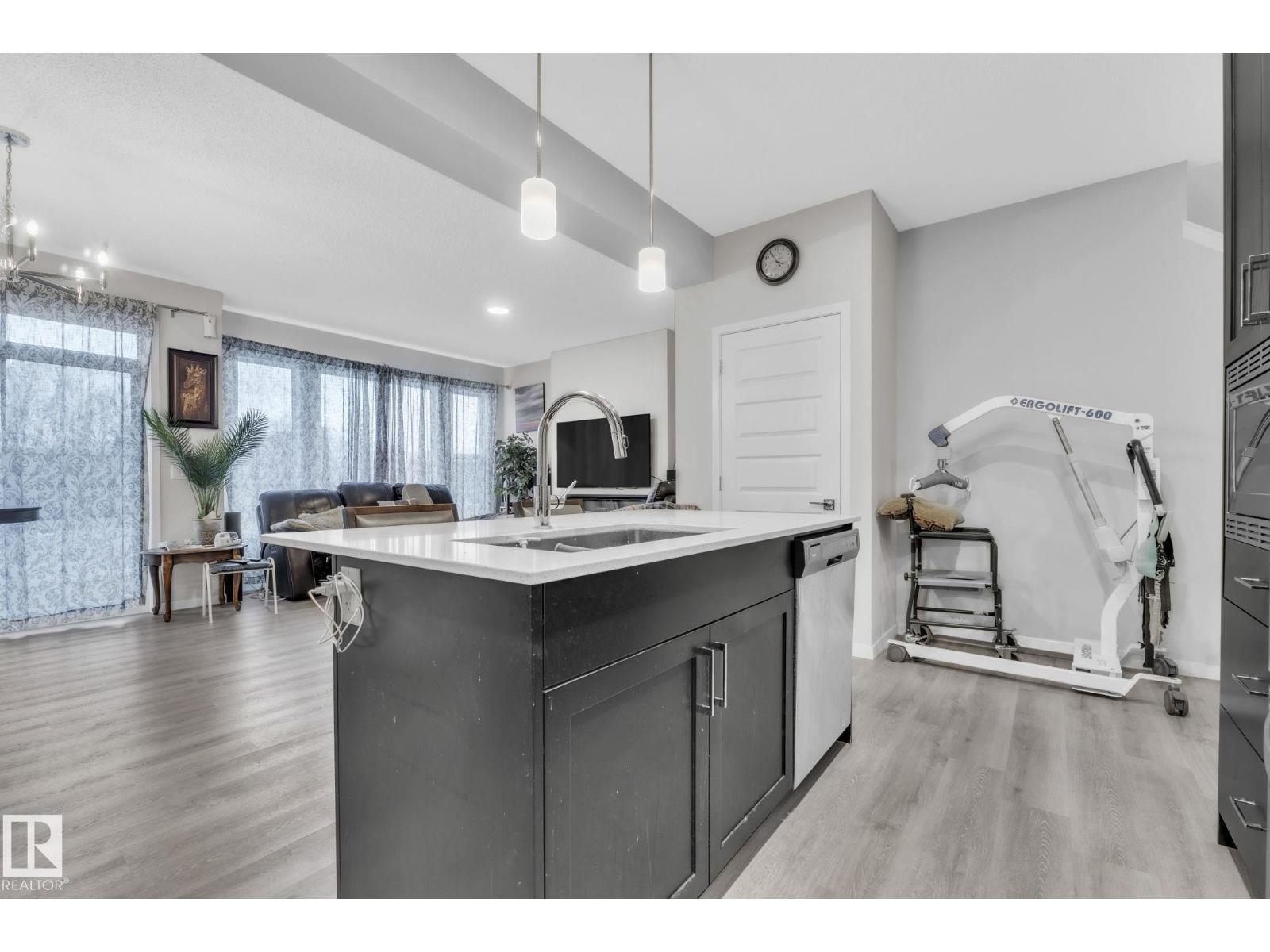 22007 80 Av Nw, Edmonton, Alberta  T5T 7R6 - Photo 5 - E4465280