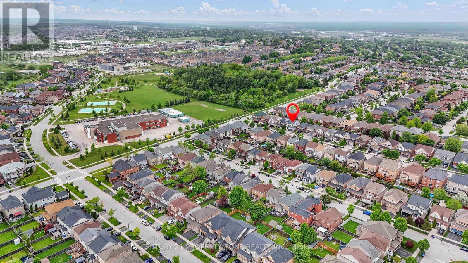 9 Booth Street, Bradford West Gwillimbury, Ontario  L3Z 0A3 - Photo 2 - N12270943