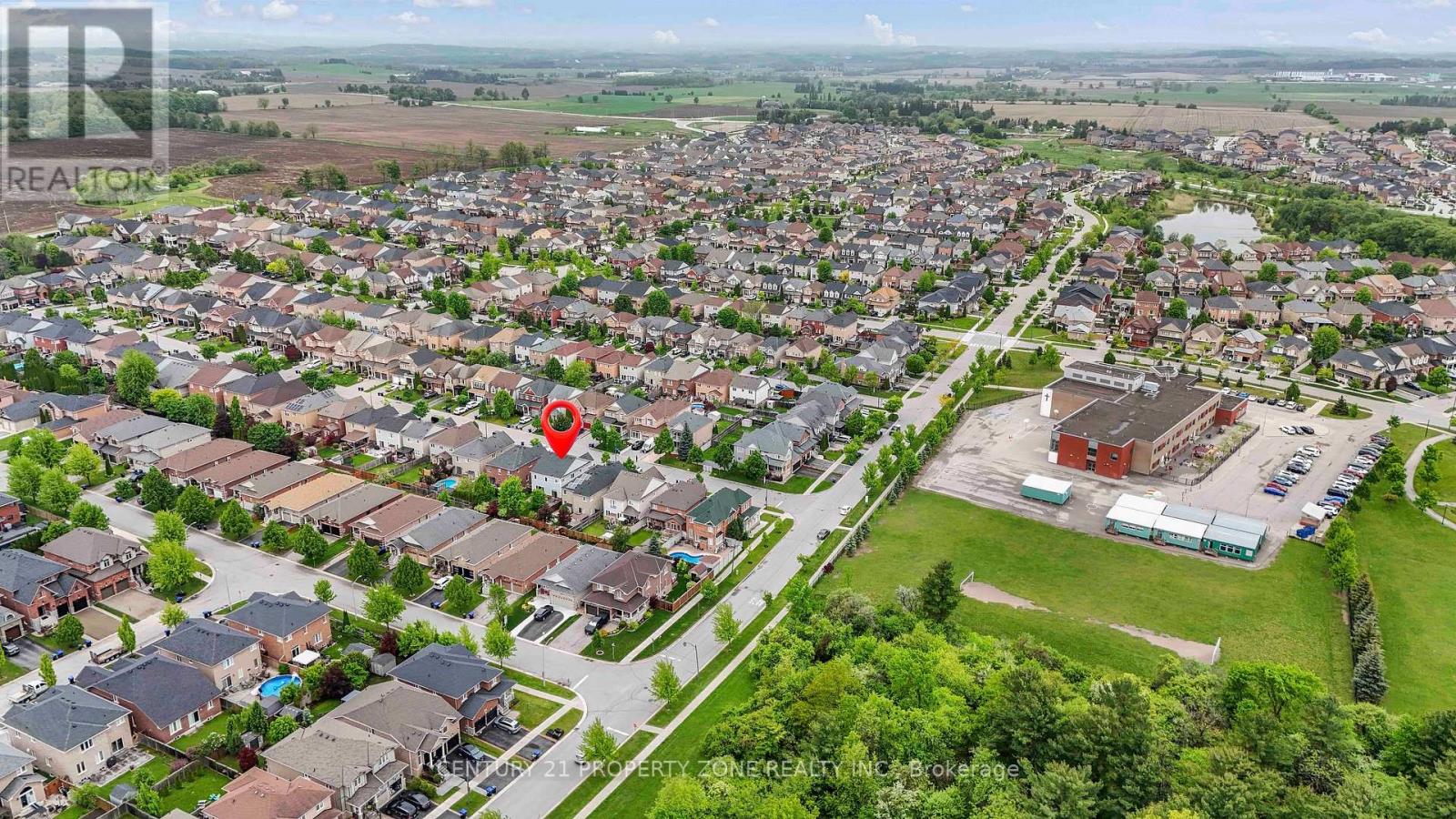 9 Booth Street, Bradford West Gwillimbury, Ontario  L3Z 0A3 - Photo 5 - N12270943