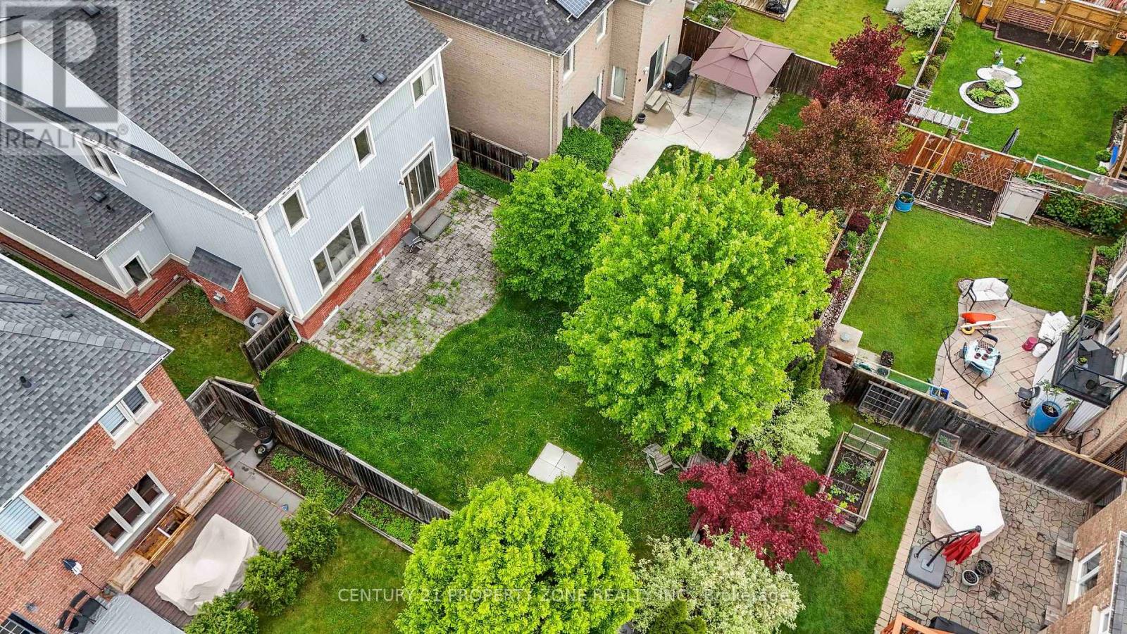 9 Booth Street, Bradford West Gwillimbury, Ontario  L3Z 0A3 - Photo 4 - N12270943