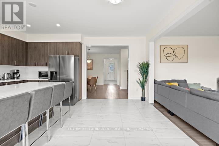 165 Rosanne Circle, Wasaga Beach, Ontario  L9Z 0N1 - Photo 12 - S12344351