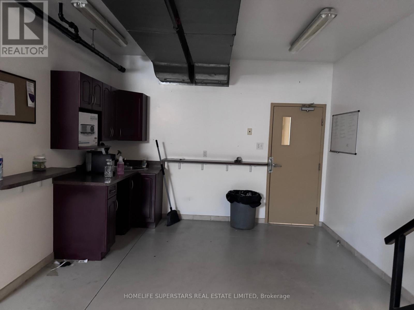 2 - 21 Signal Hill Avenue, Toronto, Ontario  M9W 6V8 - Photo 13 - W12412575