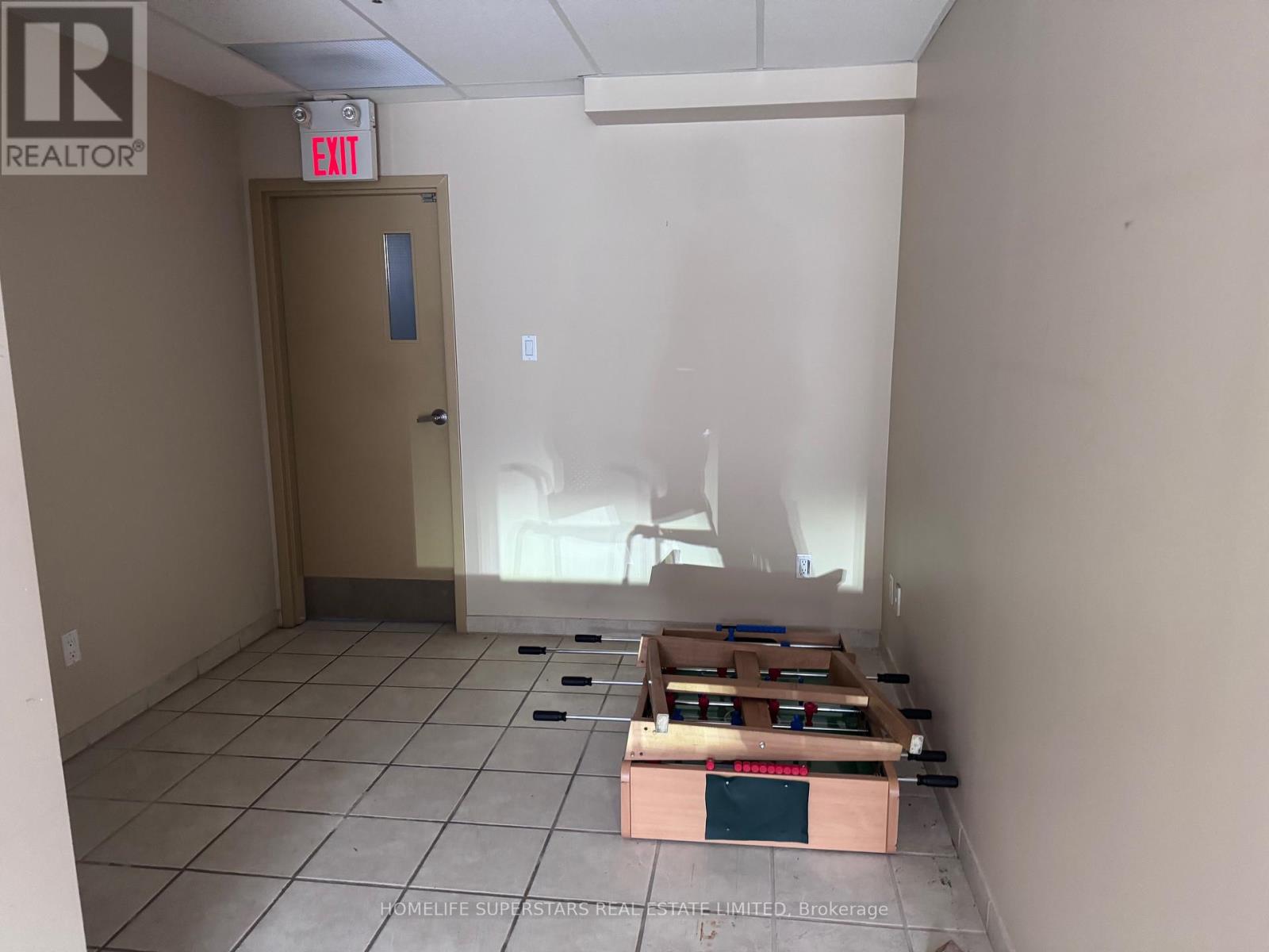 2 - 21 Signal Hill Avenue, Toronto, Ontario  M9W 6V8 - Photo 10 - W12412575