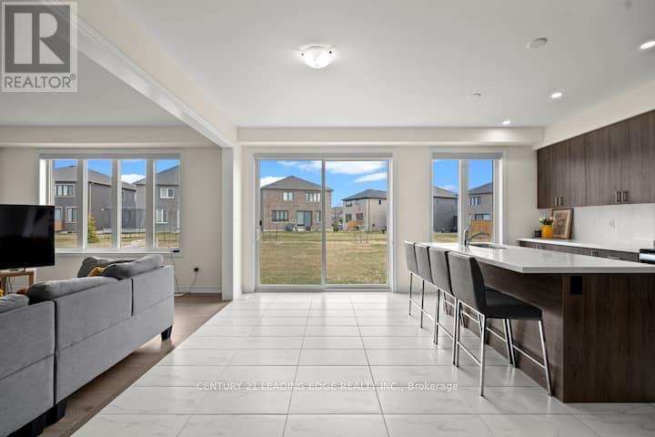 165 Rosanne Circle, Wasaga Beach, Ontario  L9Z 0N1 - Photo 13 - S12344351