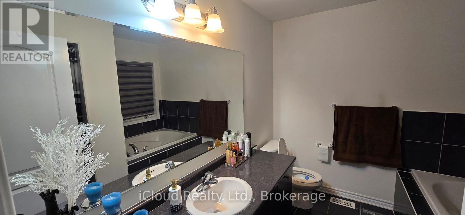 18 Stedford Crescent, Brampton, Ontario  L7A 4P5 - Photo 13 - W12467020