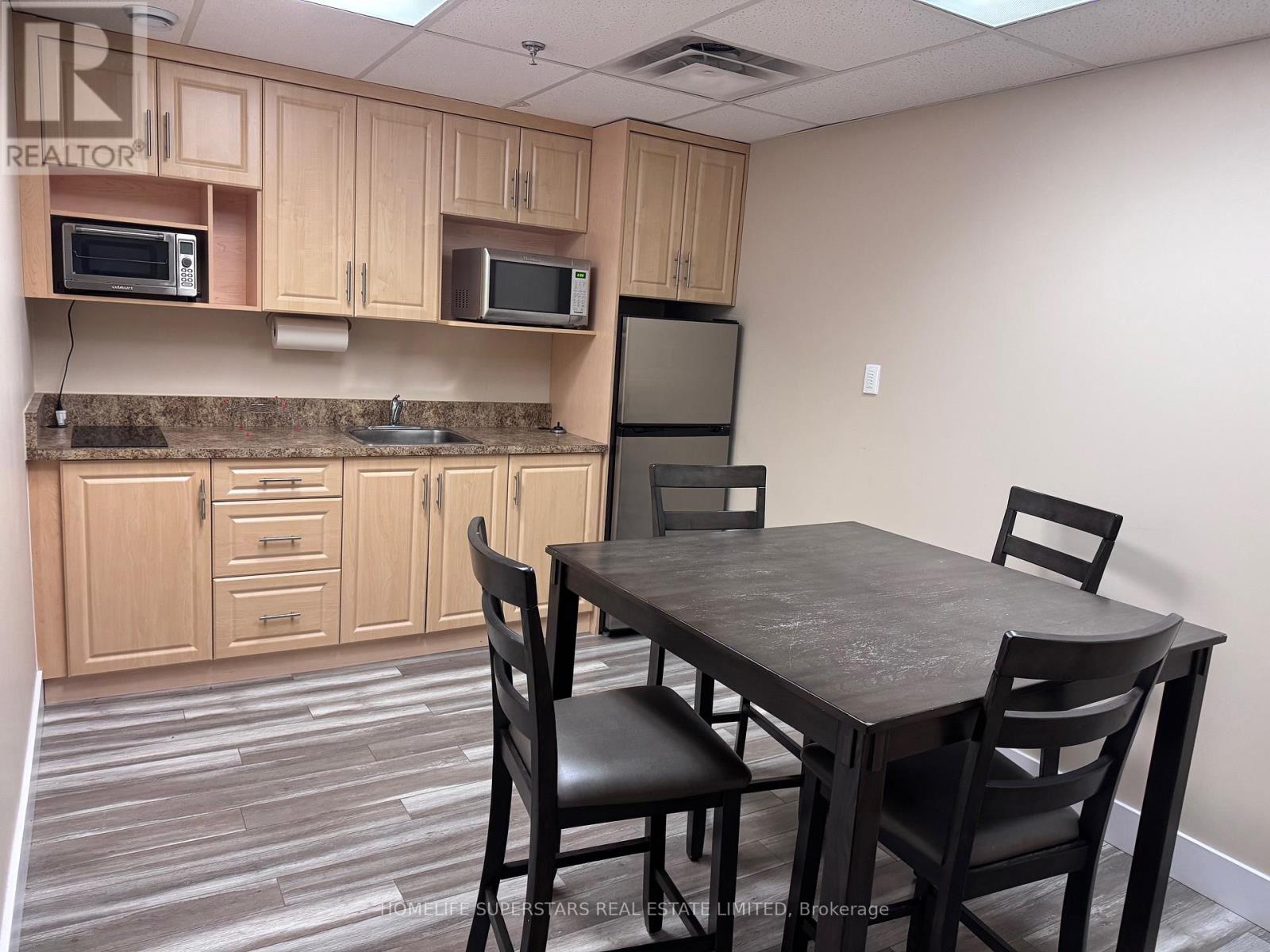 2 - 21 Signal Hill Avenue, Toronto, Ontario  M9W 6V8 - Photo 6 - W12412575