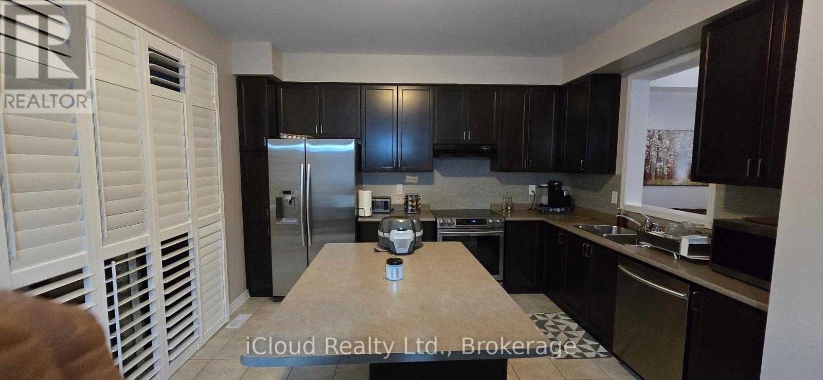 18 Stedford Crescent, Brampton, Ontario  L7A 4P5 - Photo 6 - W12467020