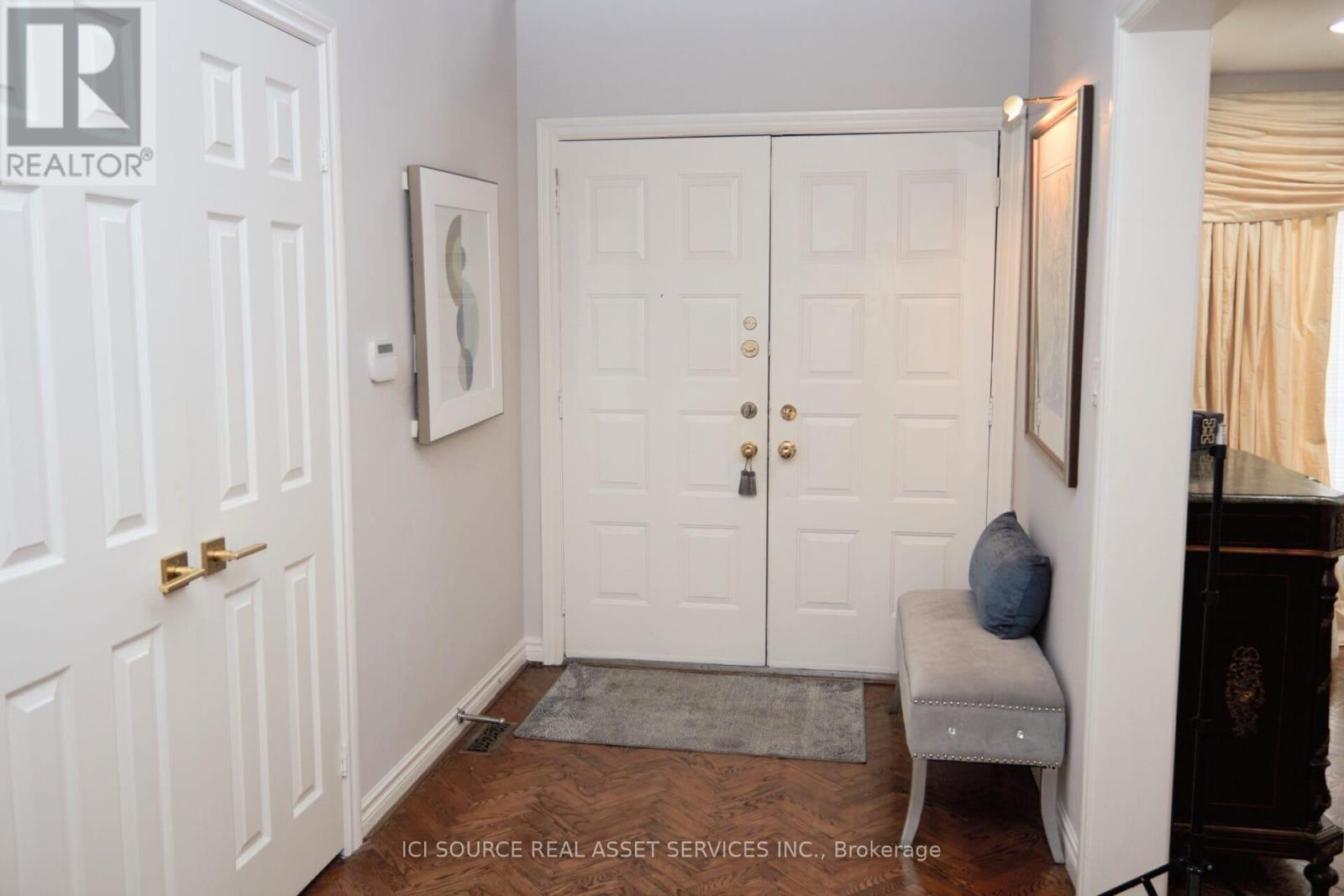 104 Almore Avenue, Toronto, Ontario  M3H 2H5 - Photo 10 - C12414211