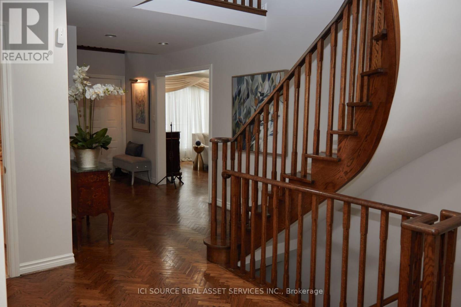 104 Almore Avenue, Toronto, Ontario  M3H 2H5 - Photo 9 - C12414211