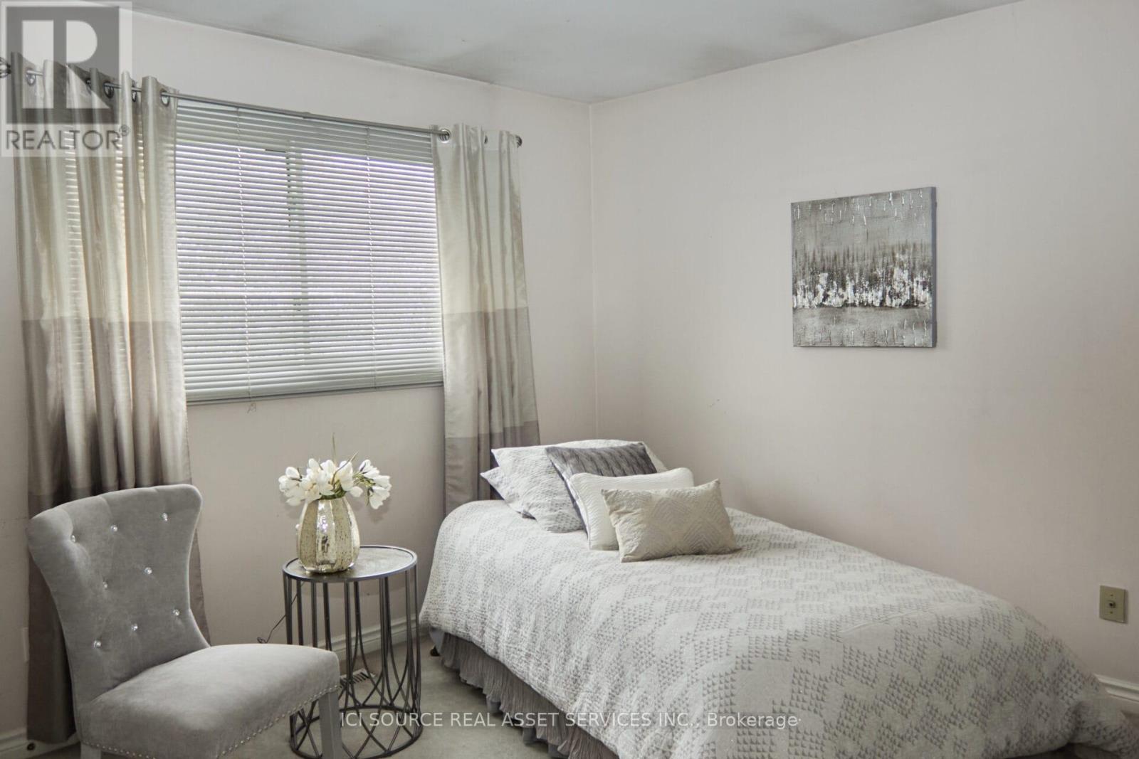 104 Almore Avenue, Toronto, Ontario  M3H 2H5 - Photo 3 - C12414211