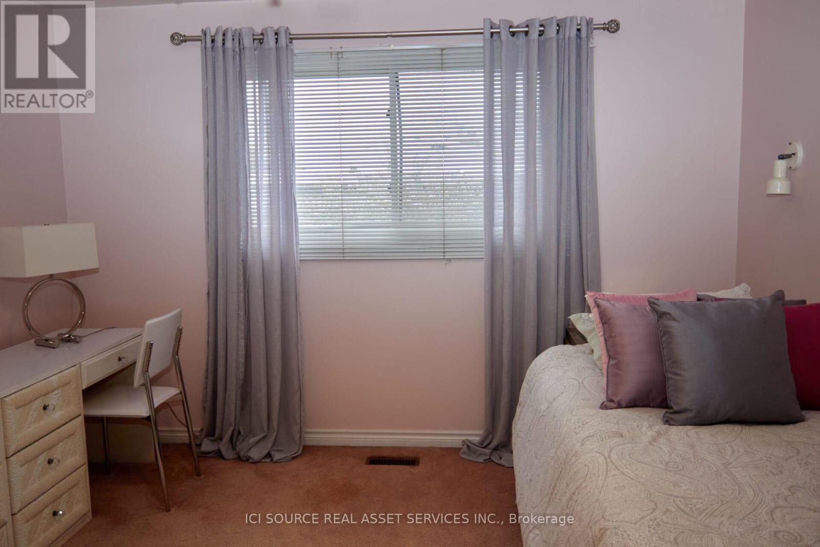 104 Almore Avenue, Toronto, Ontario  M3H 2H5 - Photo 5 - C12414211