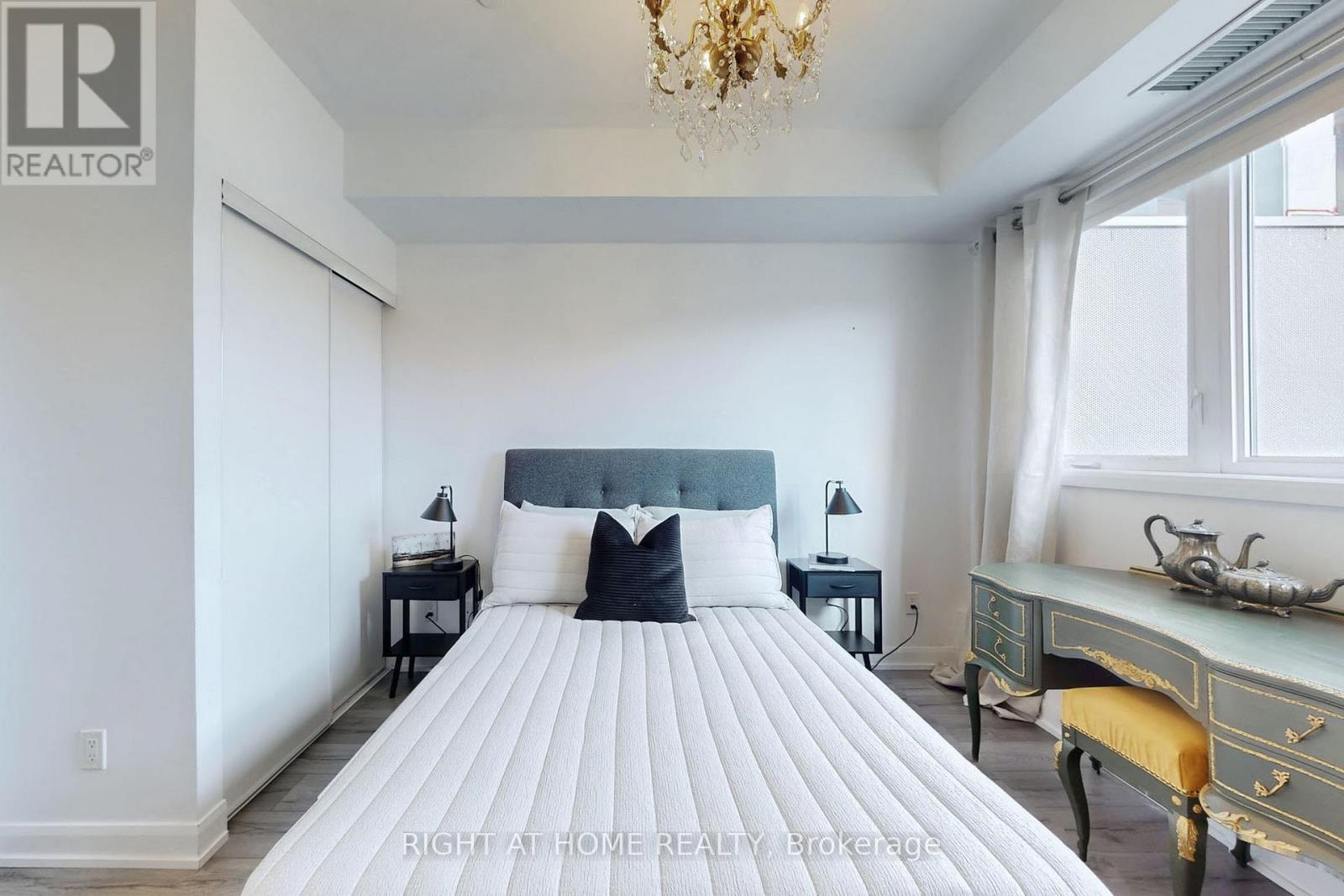 202 - 385 Osler Street, Toronto, Ontario  M6N 2Z4 - Photo 14 - W12395947