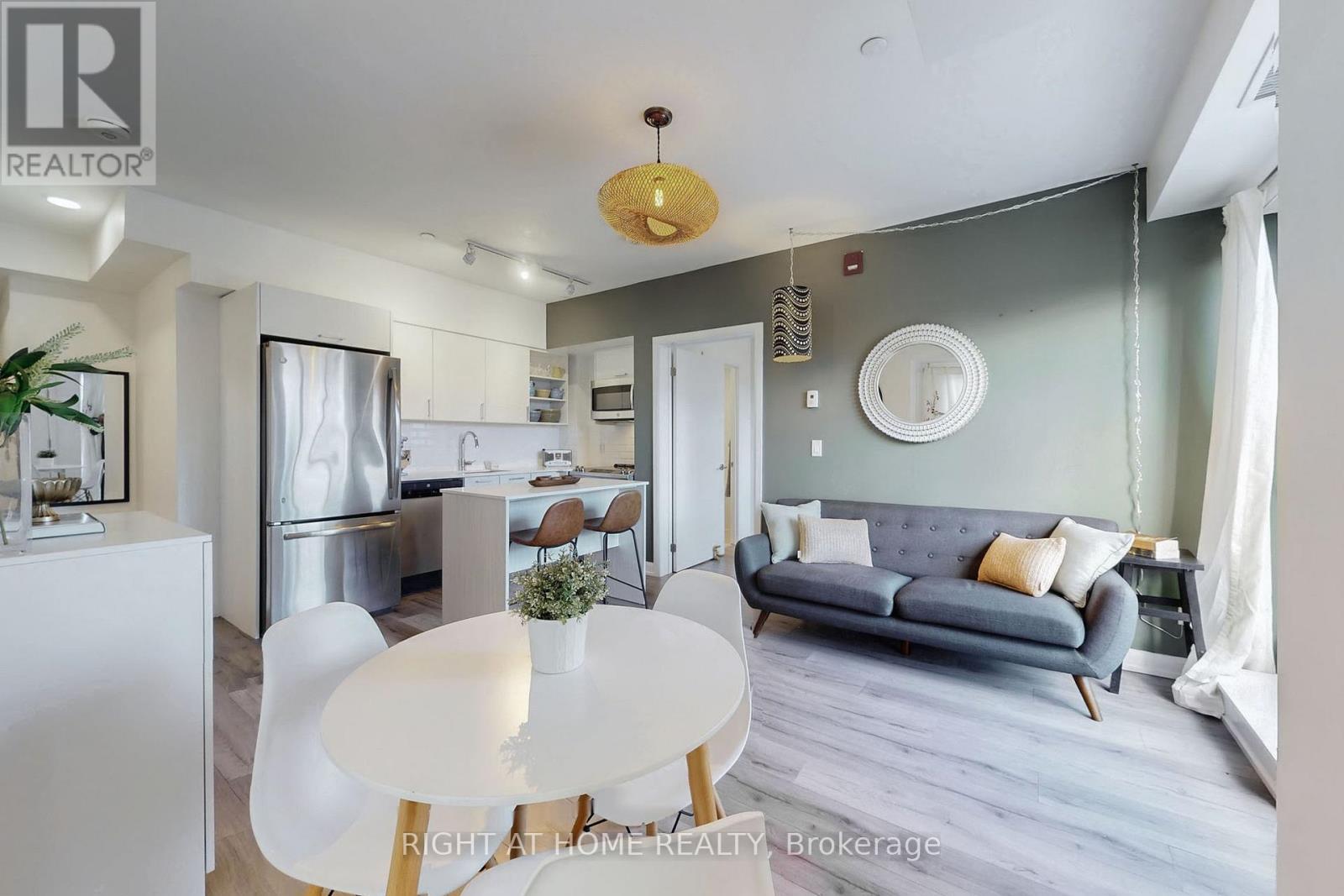 202 - 385 OSLER STREET, Toronto, Ontario