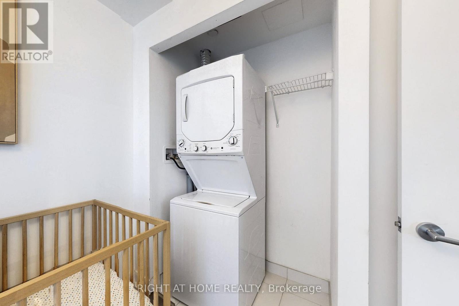 202 - 385 Osler Street, Toronto, Ontario  M6N 2Z4 - Photo 19 - W12395947