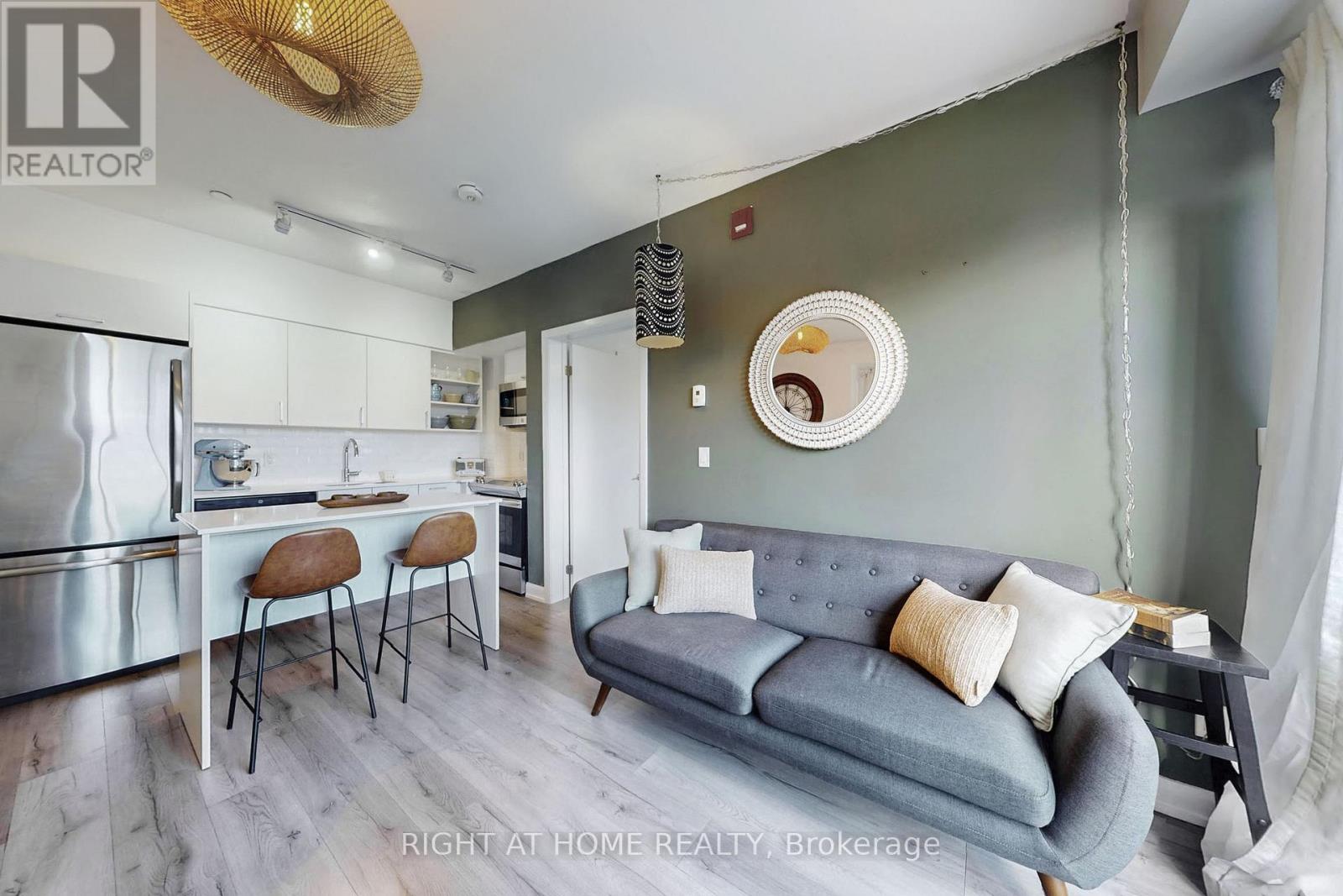 202 - 385 Osler Street, Toronto, Ontario  M6N 2Z4 - Photo 3 - W12395947