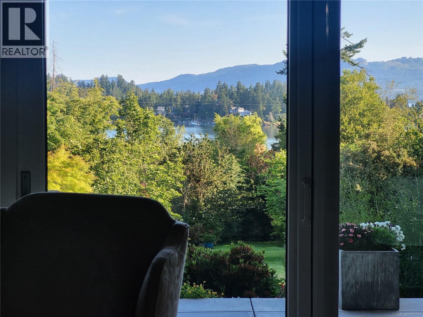 11333 Chalet Rd, North Saanich, British Columbia  V8L 5L9 - Photo 10 - 1002775