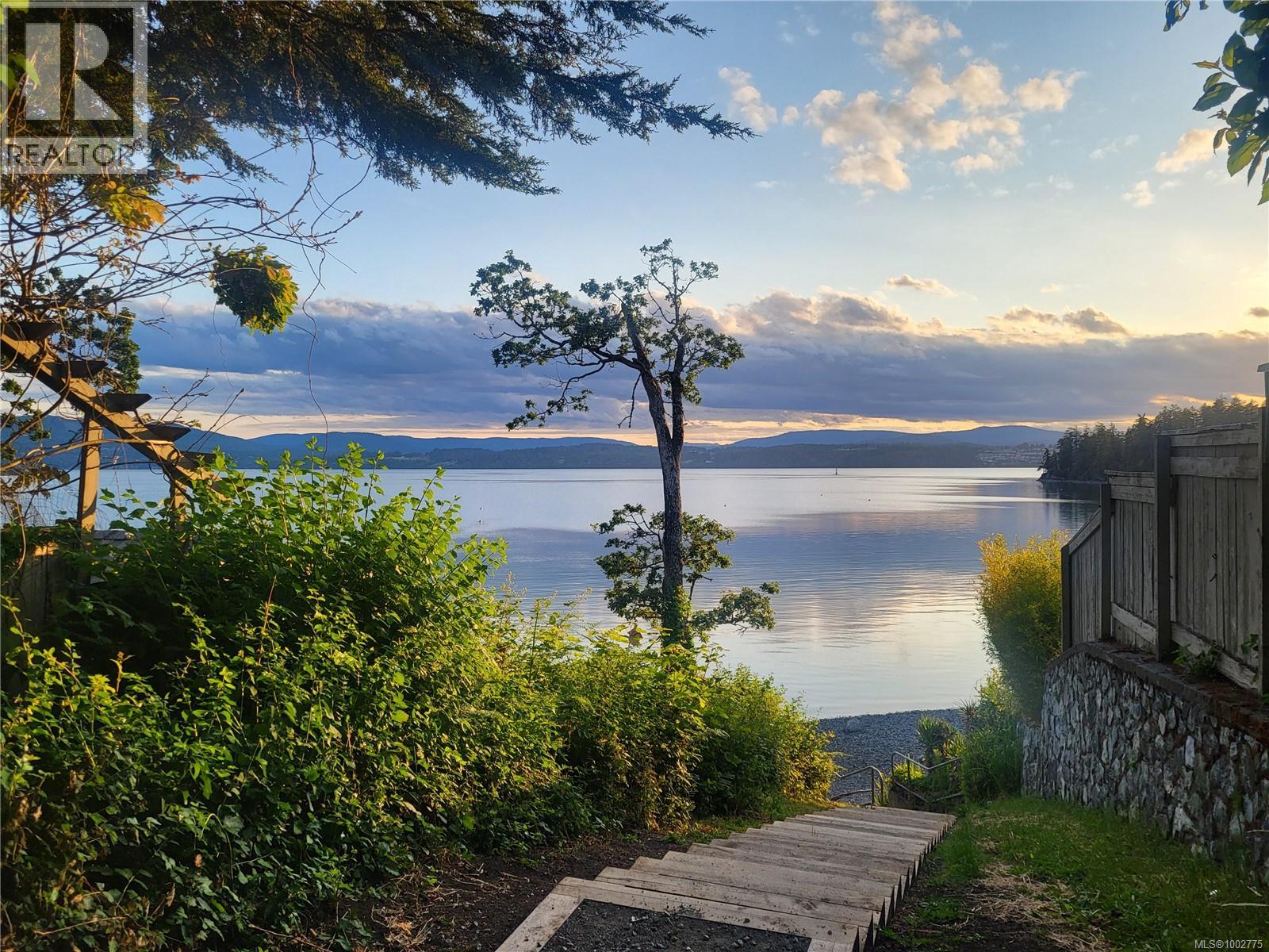 11333 Chalet Rd, North Saanich, British Columbia  V8L 5L9 - Photo 44 - 1002775