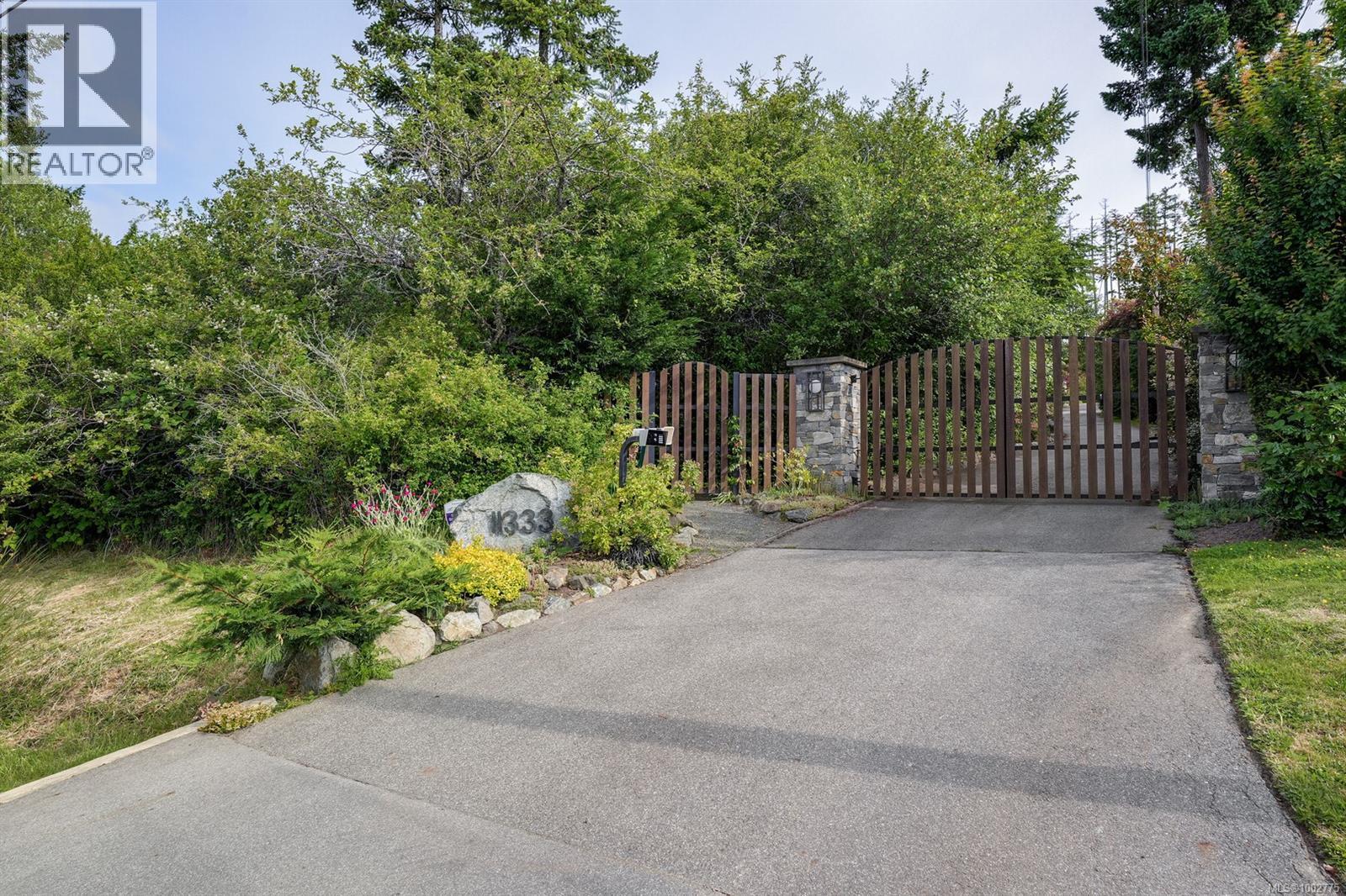 11333 Chalet Rd, North Saanich, British Columbia  V8L 5L9 - Photo 39 - 1002775