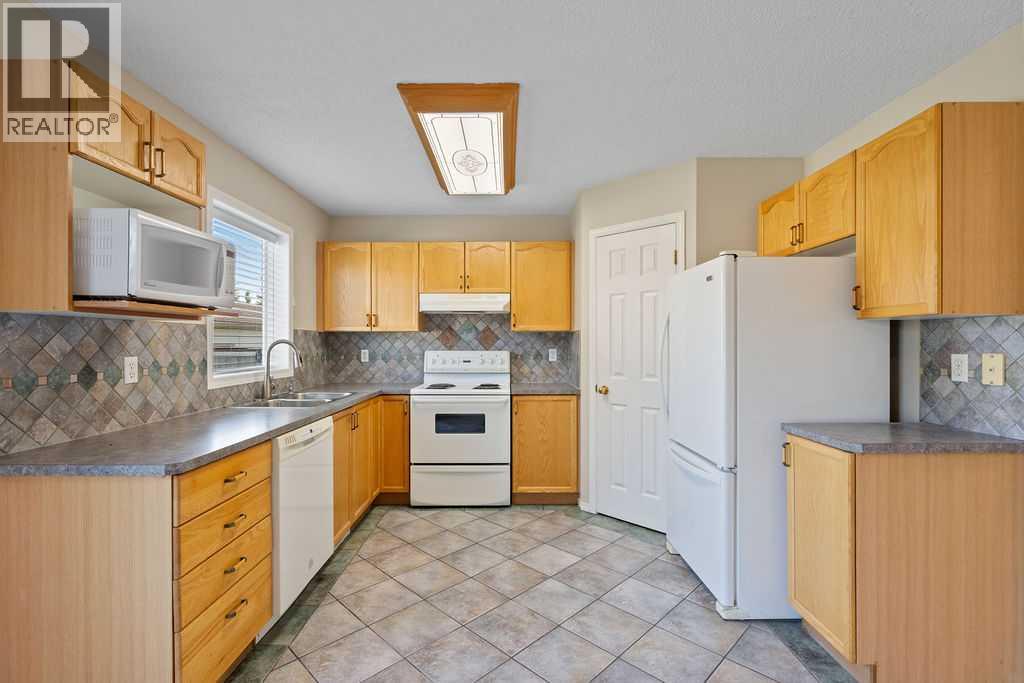 17 Coville Gardens Ne, Calgary, Alberta  T3K 5N8 - Photo 12 - A2240333