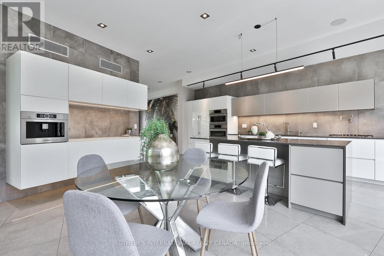 31 Overton Crescent, Toronto, Ontario  M3B 2V4 - Photo 12 - C12530572