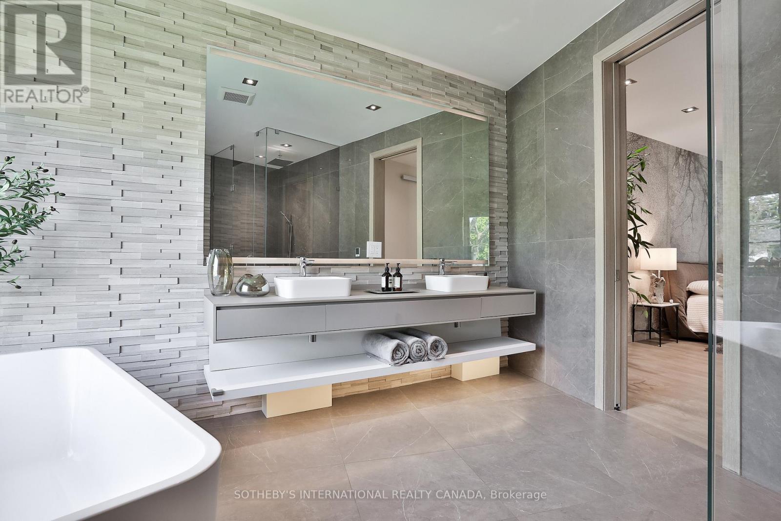 31 Overton Crescent, Toronto, Ontario  M3B 2V4 - Photo 30 - C12530572